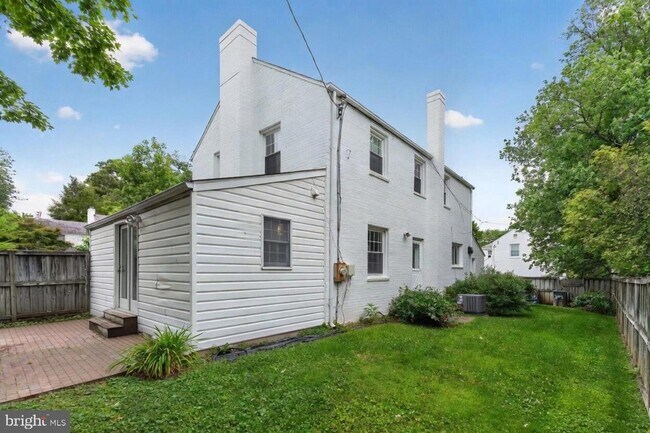 Building Photo - 4325 47th St NW
