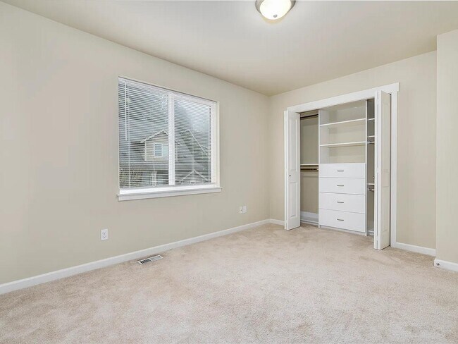 Building Photo - 16209 SE 51st Pl