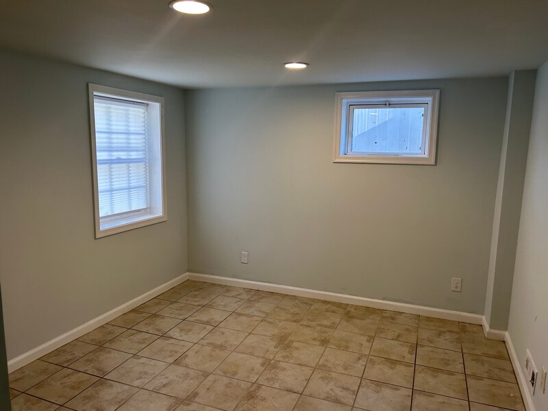 Building Photo - 5313 Flanders Ave