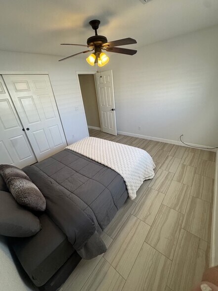 Building Photo - 1921 Park Terrace Bay