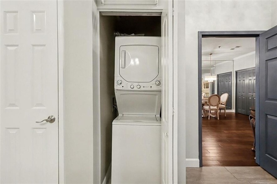 Building Photo - 2865 Lenox Rd NE