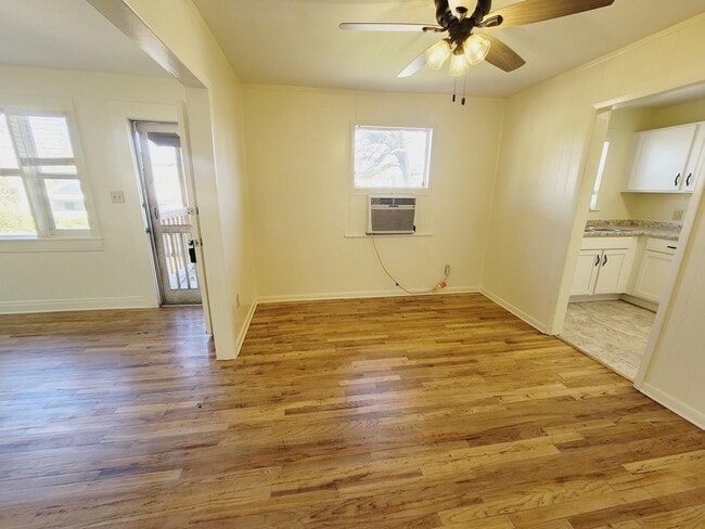 Building Photo - 1307 Elberta Dr