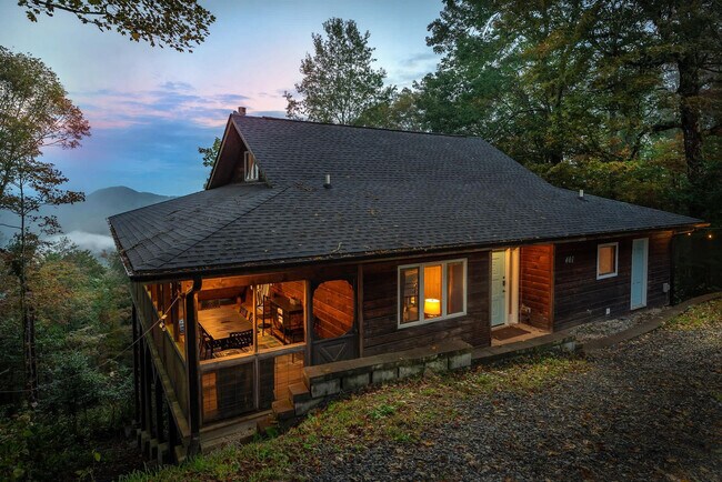 Building Photo - 401 Lookout Dr