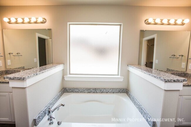 Building Photo - 2154 Kirksey Ave