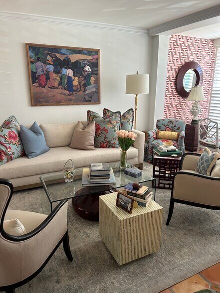 Living Room - 401 Peruvian Ave