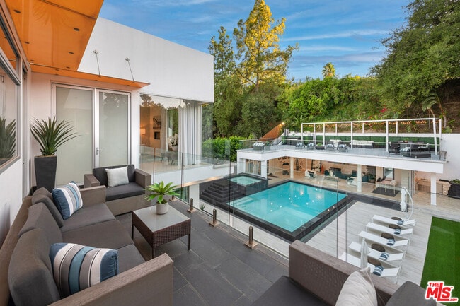 Building Photo - 4533 Estrondo Dr