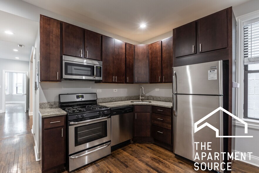 Building Photo - 2019 N Hoyne Ave
