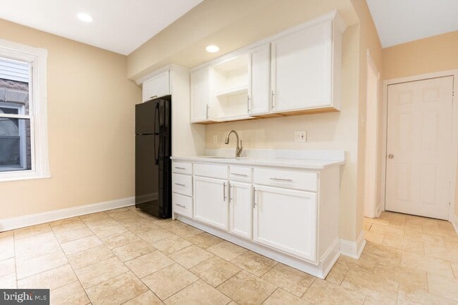 Building Photo - 2013 Edgmont Ave