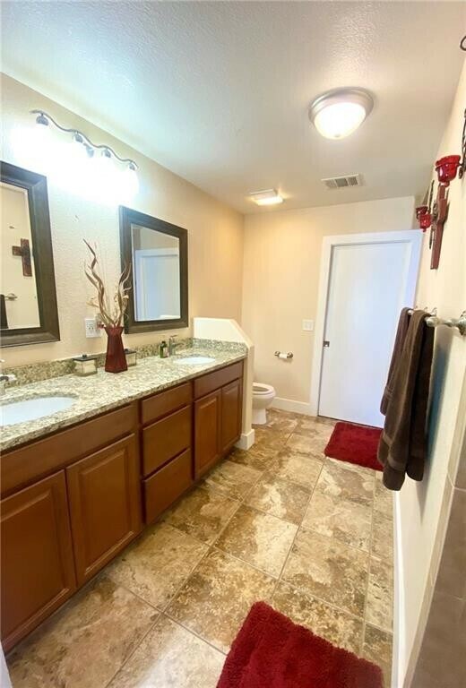 Building Photo - 441 Leaning Oak Trail