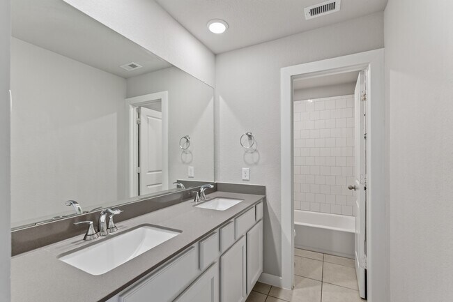 Building Photo - 706 Santa Elena Trail