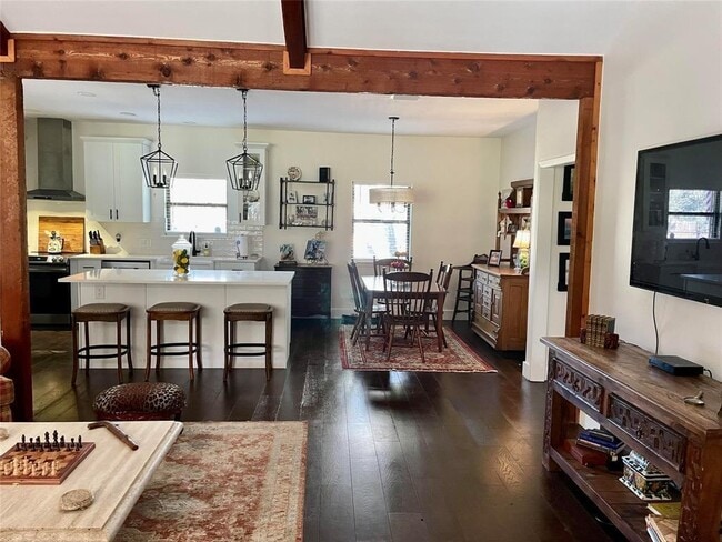 Building Photo - 705 Lisa Dr