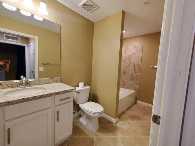 Building Photo - 14071 Heritage Landing Blvd
