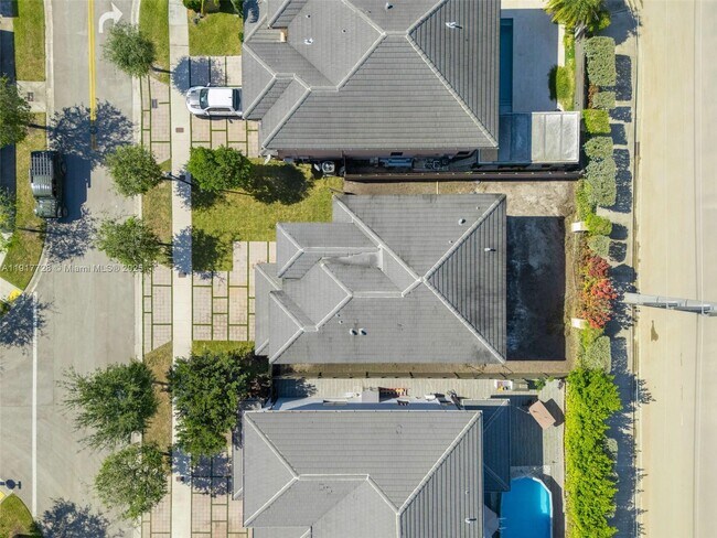 Building Photo - 16175 SW 136th Terrace