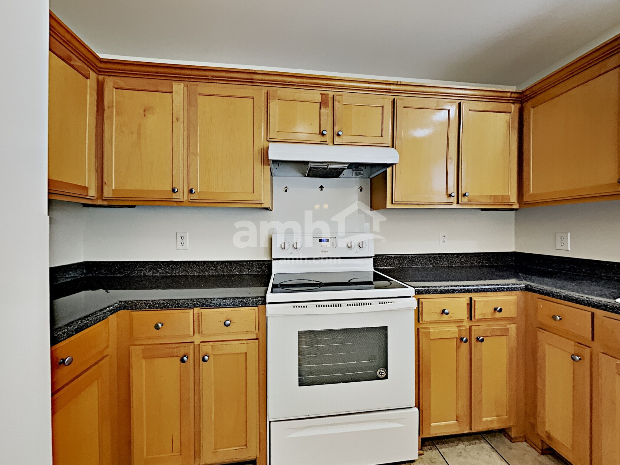 Building Photo - 679 Whispering Breeze