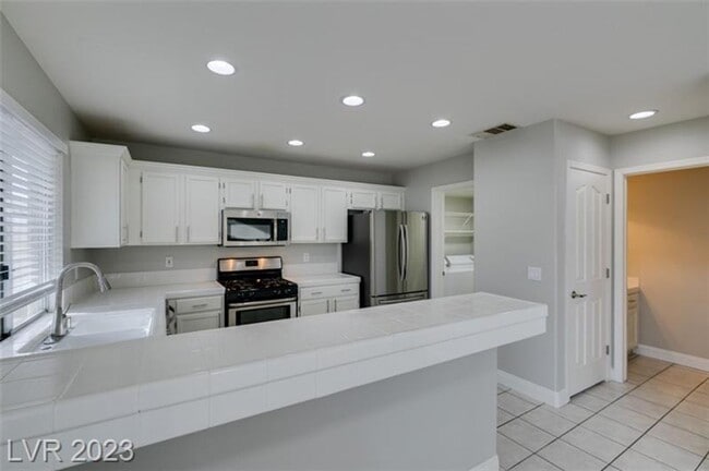 Building Photo - STUNNING 2 STORY HOME IN SUMMERLIN WITH POOL 89134