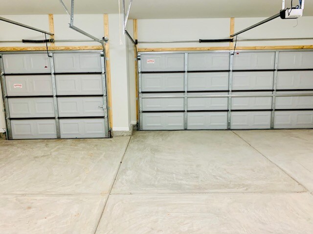 Building Photo - Coming soon!!  "Spacious 3-Bedroom Haven w...