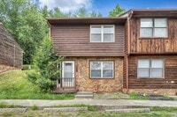 Building Photo - 2590 Townhouse St