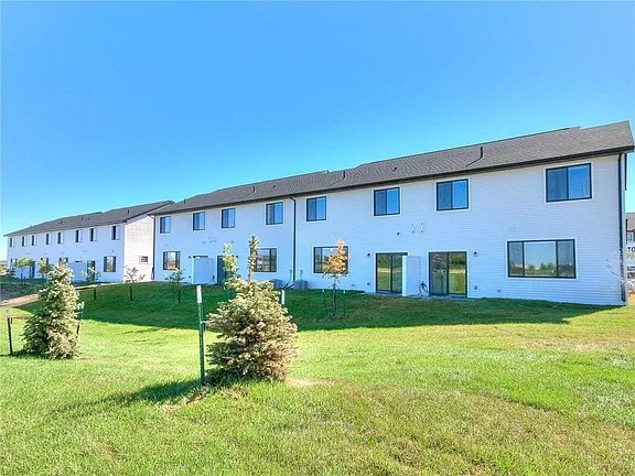 Building Photo - 6935 Bluebell Ct