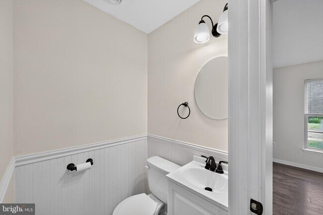 Building Photo - 137 Pointe Ridge Dr