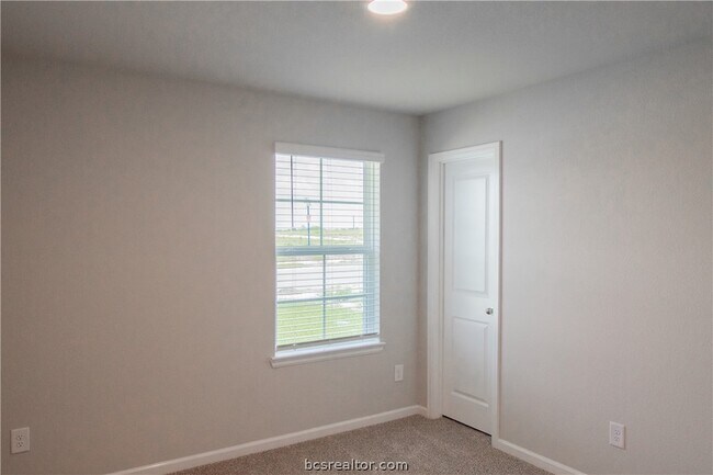 Building Photo - 10652 Knox Lndg Dr