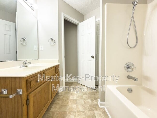 Building Photo - 251 Tillamook Dr