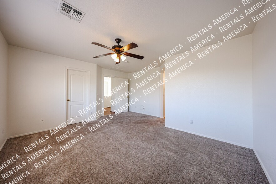 Building Photo - 14300 W Weldon Ave