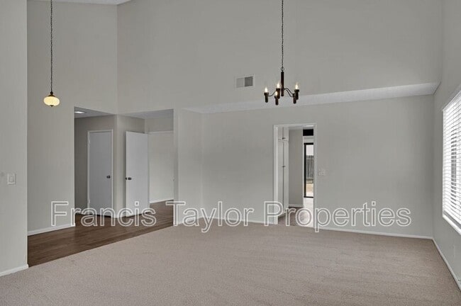 Building Photo - 929 Mulberry Dr