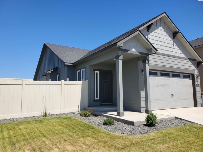 Building Photo - 722 Zee Pride Ln
