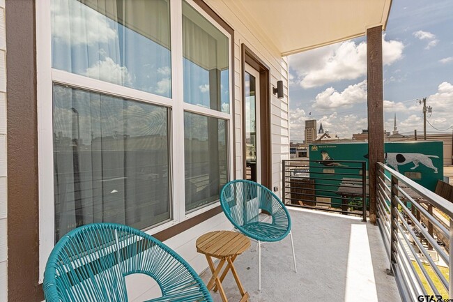 Building Photo - 540 W Erwin St