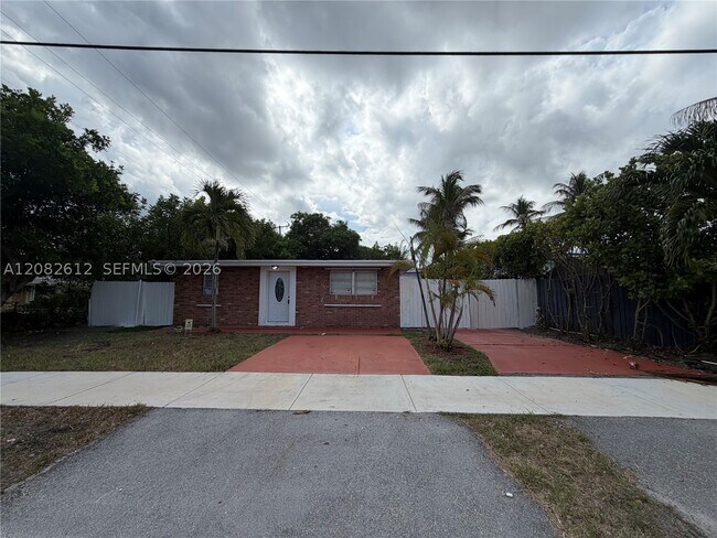 Building Photo - 4265 NW 5th Ave