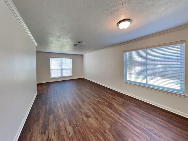 Building Photo - 7007 Durango Dr