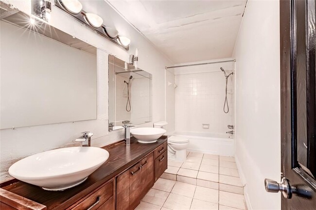 Building Photo - 208 Westhaven Dr