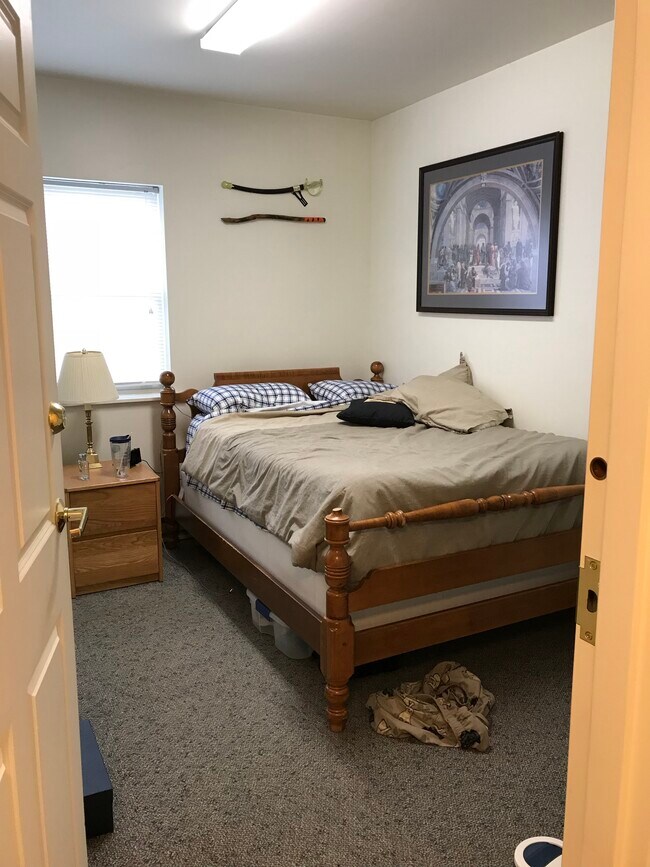 Building Photo - 875 Willard St