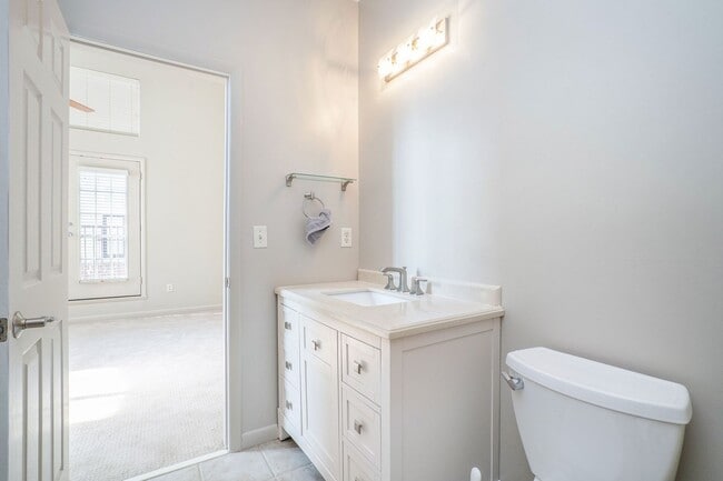 Building Photo - 2 bdrm, 2.5 bath Town Home steps away from...