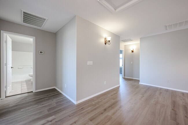 Building Photo - COMING SOON!! Beautiful 4Bed/2.5 bath In San Tan Valley