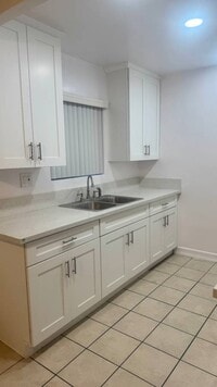 Building Photo - Chateu Du Roi Apartments