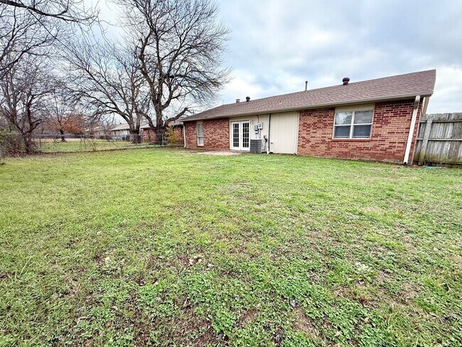 Building Photo - Cute home on cul-de-sac