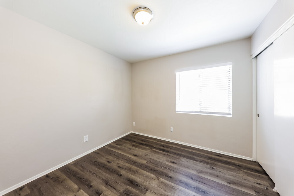 Building Photo - 11224 W Glenrosa Ave