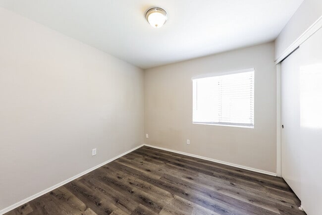 Building Photo - 11224 W Glenrosa Ave
