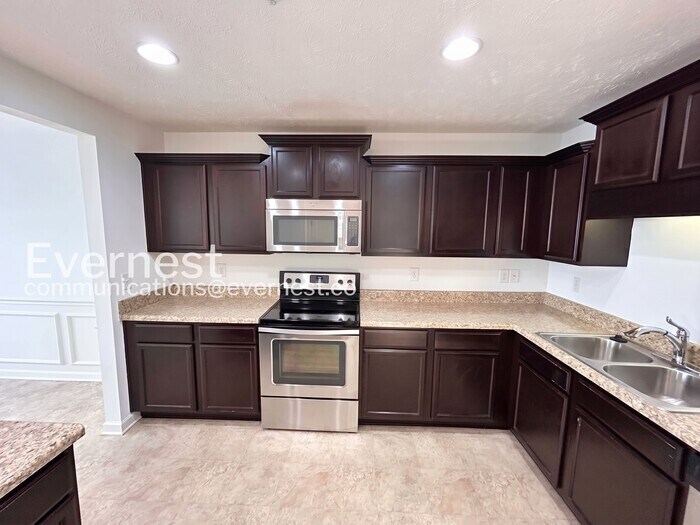 Building Photo - 4014 Rhythm Dr