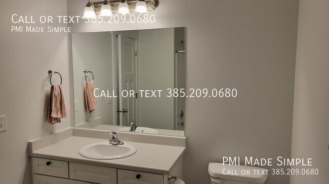 Building Photo - Gorgeous Top Floor Condo! Great Views!