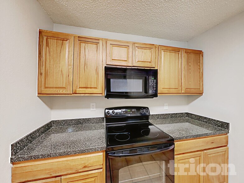 Building Photo - 5412 Boxelder Dr