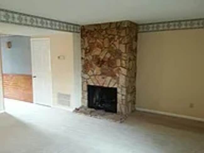 Building Photo - 3697 Heathrow Dr
