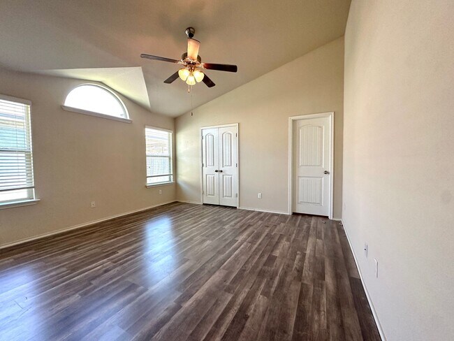 Building Photo - 325 Ammonite Ln