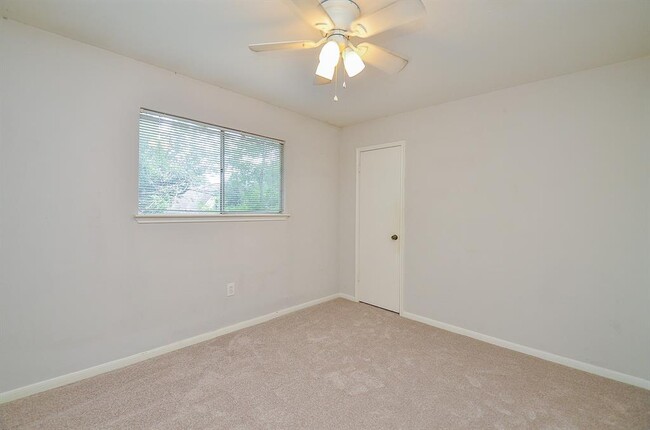 Building Photo - 14106 Locke Ln