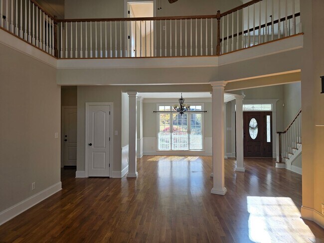 Building Photo - 3653 Pleasants Ridge Dr