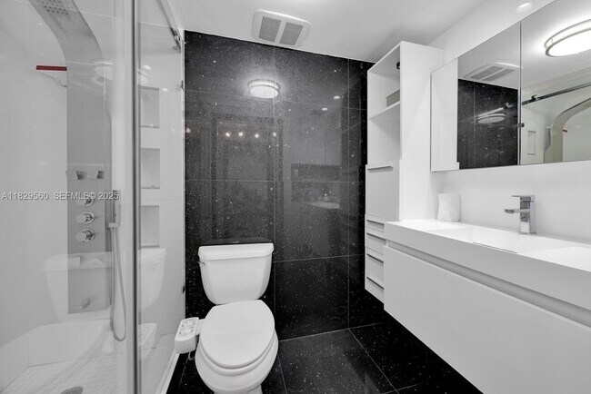 Building Photo - 251 Crandon Blvd