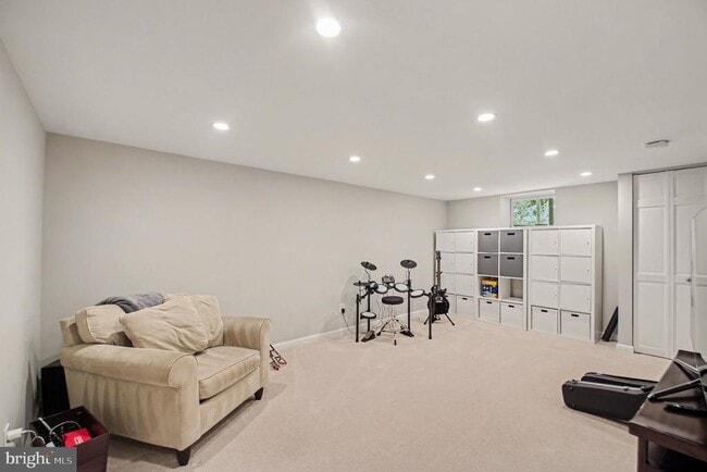 Building Photo - 6417 Berkshire Dr