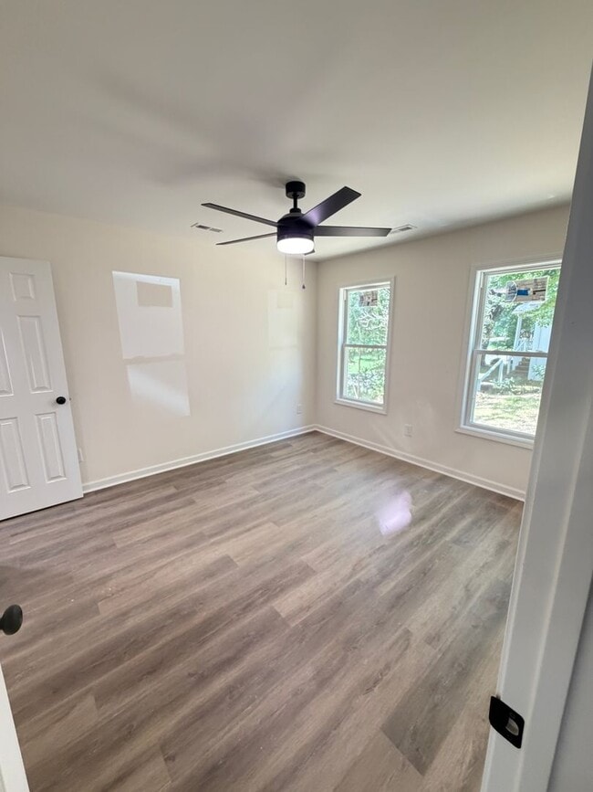 Building Photo - New Construction 2026 2bd/2ba Triplex in convenient location.