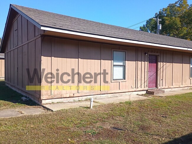 Primary Photo - All-Inclusive 2-Bed Apartment for Rent